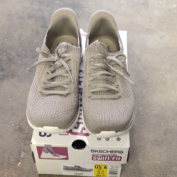 Skechers Women's Hands Free Swift Fit Slip On - Picture 2 of 11